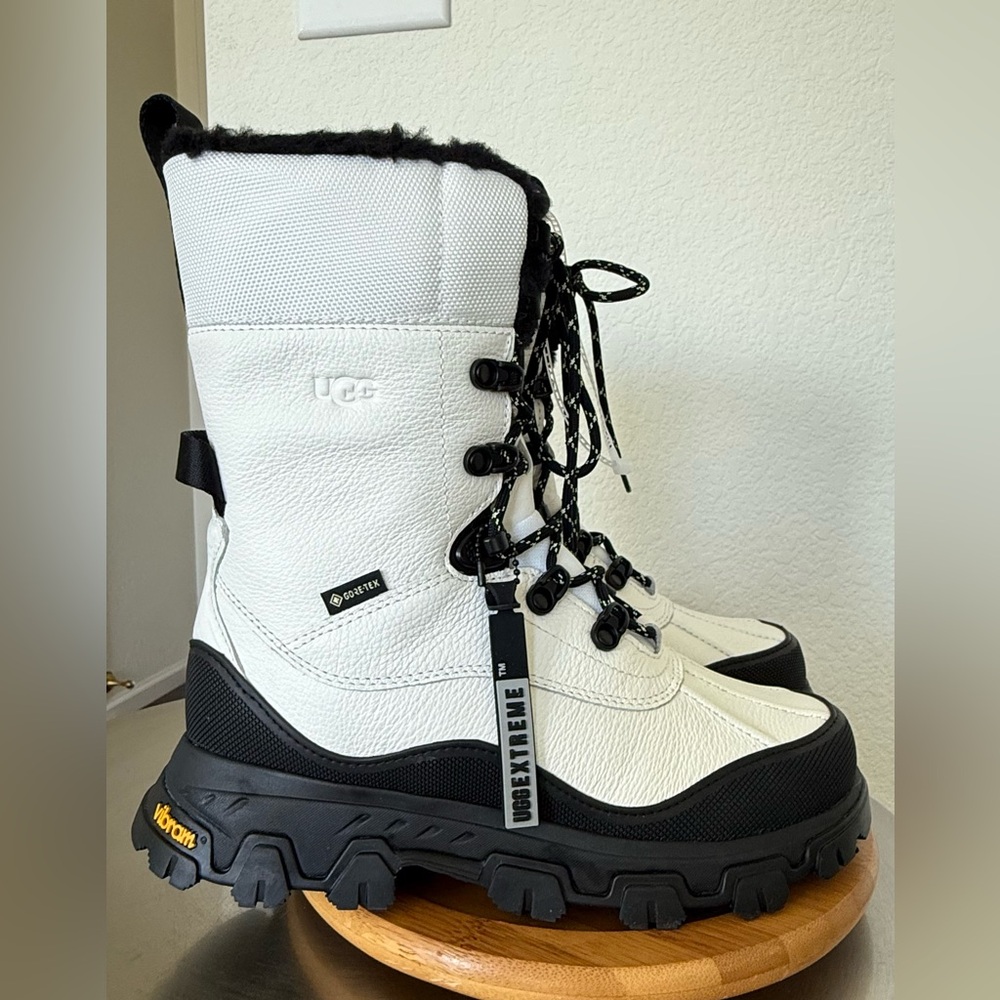 UGG ADIRONDACK MERIDIAN Winter Boots